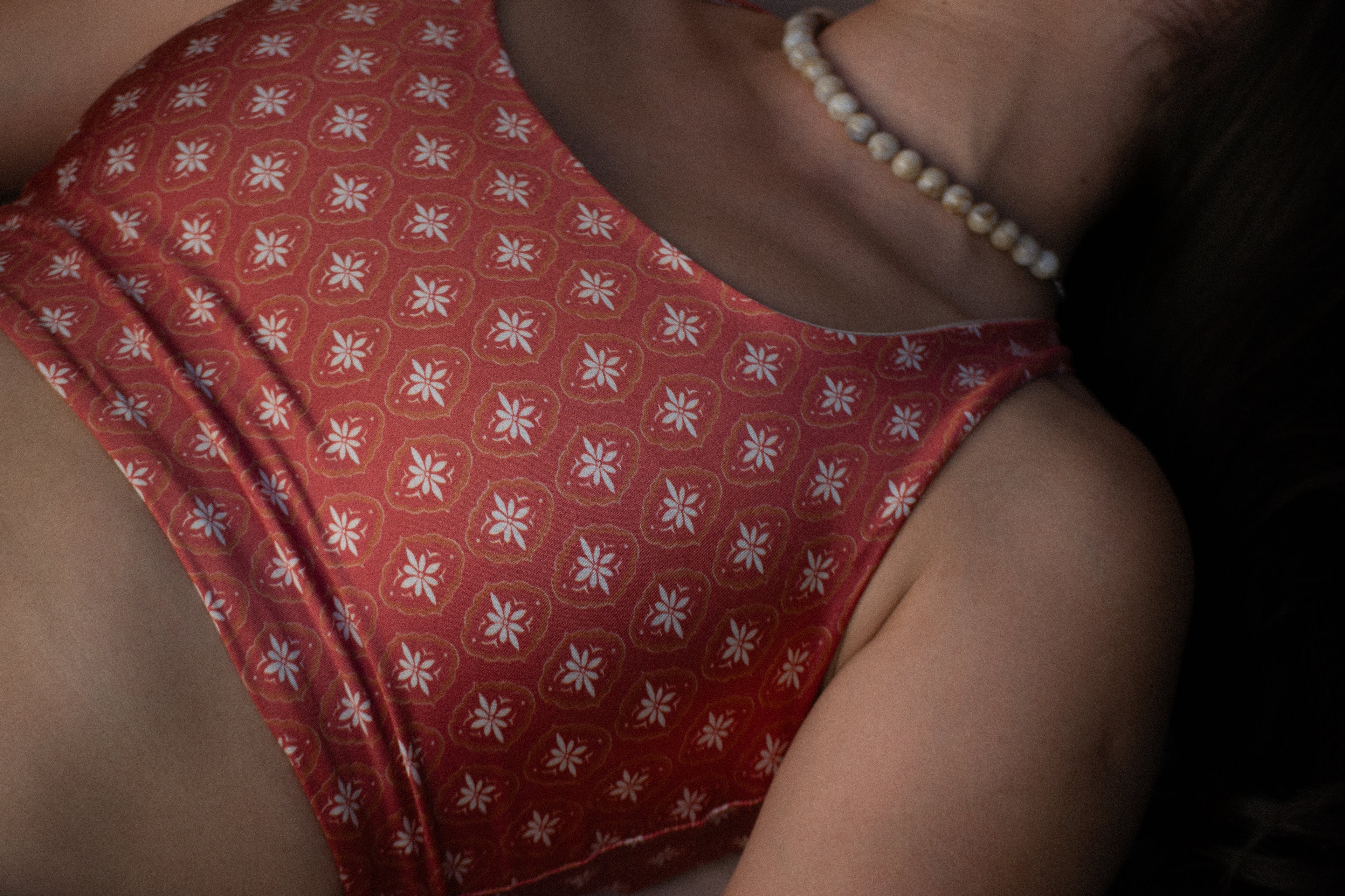 Top modelo Y Red Tile