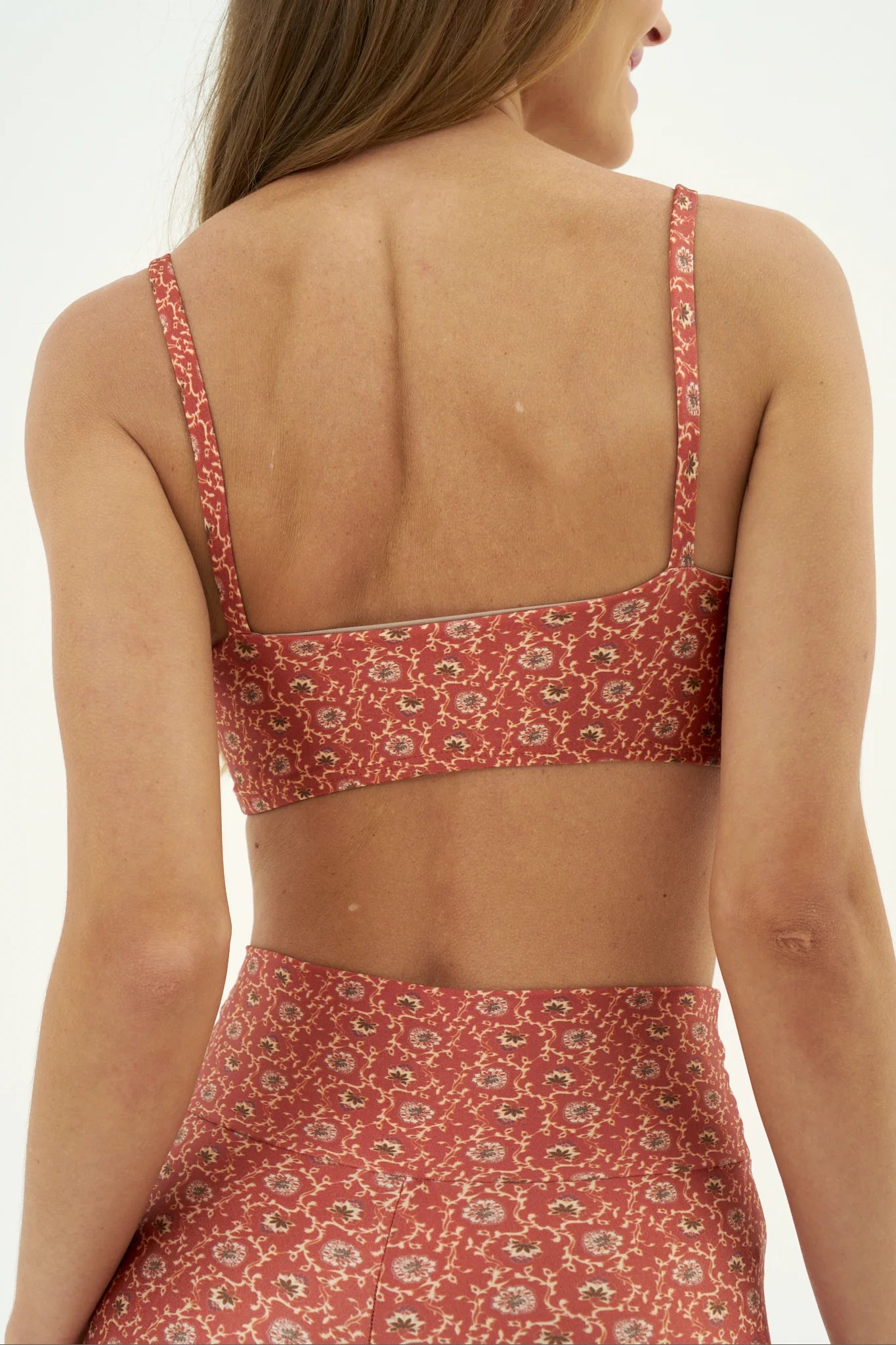 Top New fit Scarlet Flower